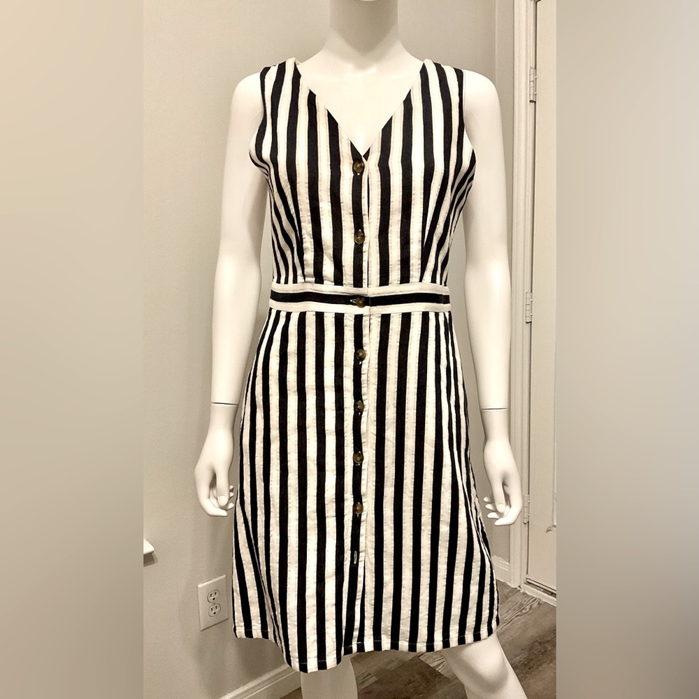 J. Crew neck sun dress SZ-4 Cotton and linen blend Dark blue white stripe.